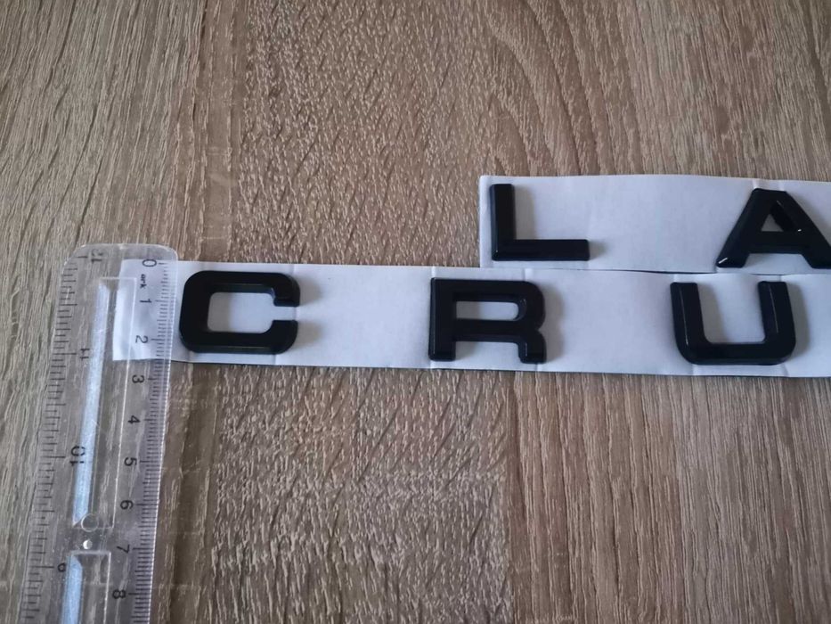 черен надпис Toyota Land Cruiser