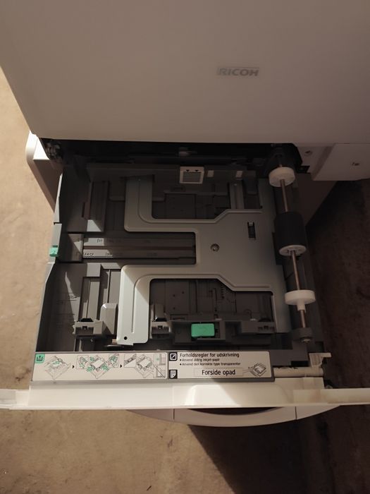 Imprimantă multifuncțională RICOH MP C306