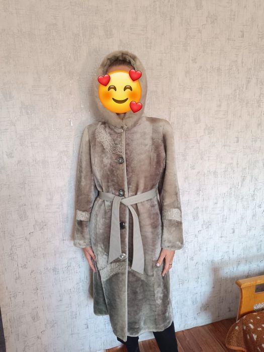 Шуба мутон, опушка капюшона норка