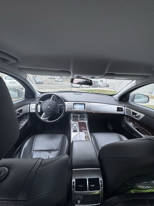 Jaguar XF line Luxury recent adus, scos nr rosii