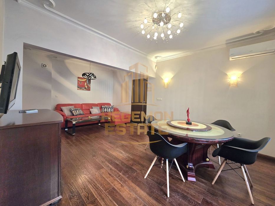 Продава се Четиристаен апартамент в Варна, Център - 120 кв.м за 1530 €/кв.м - Снимка #2