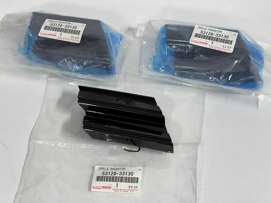 Заглушка под крюк на камри 75