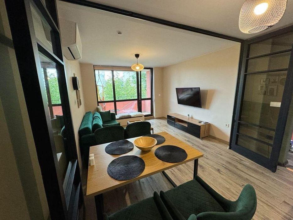 Дава се под наем Двустаен апартамент в Варна, Спортна зала - 69 кв.м за 650 € - Снимка #1