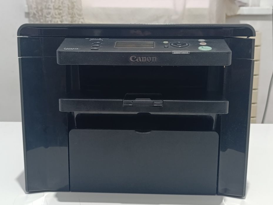 Canon pirentiri kopiya va qogʻoz chiqaradi
