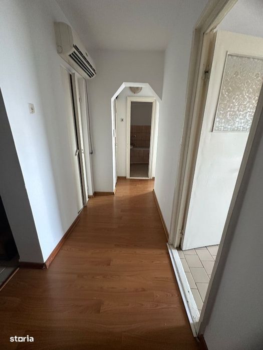 De vânzare apartament 2 camere decomandat zona OBOR