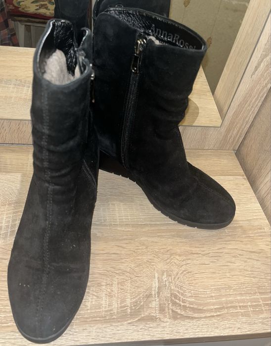 Продаем качественные четыре пары обуви б/у