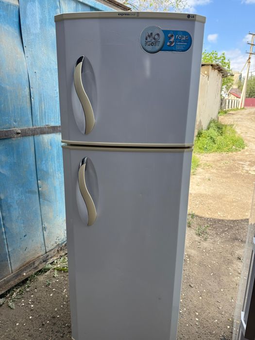 Холодильник бу продается