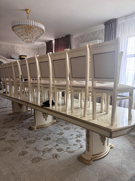 Стол стулдарымен стенка