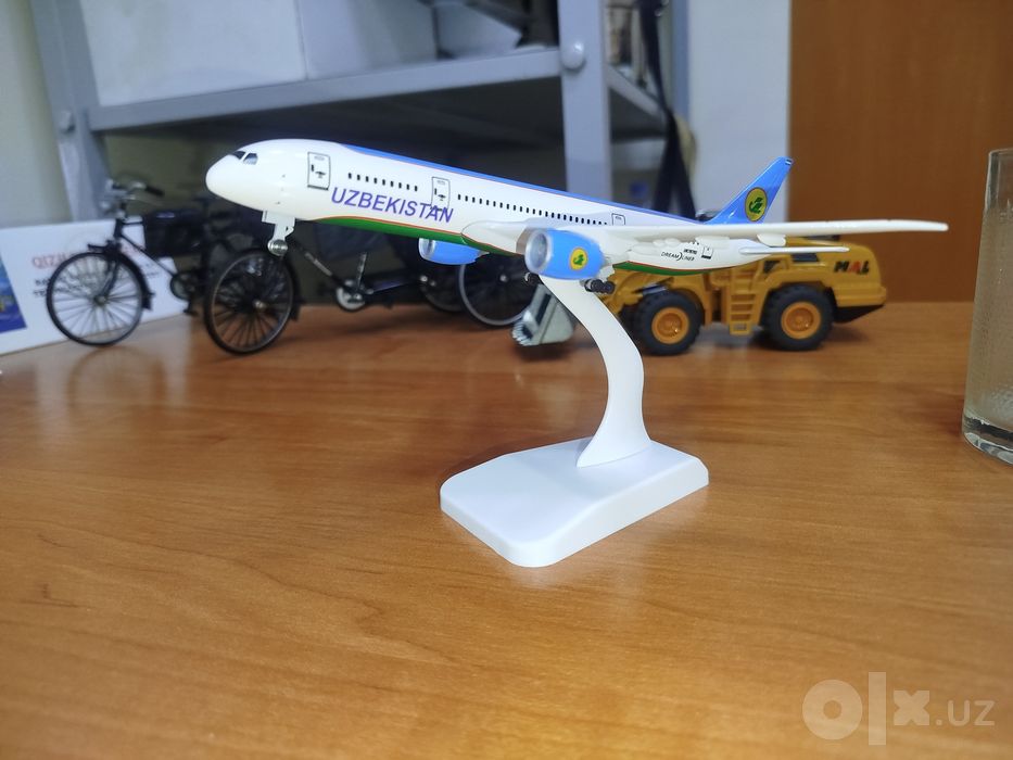 Boeing 787 shassisi bilan birga