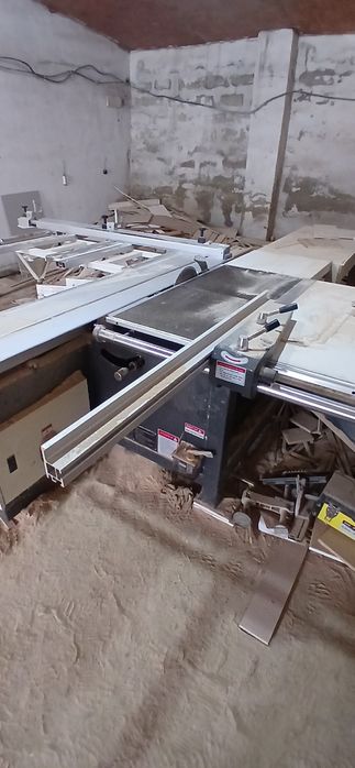 Форматно раскройный станок.распил
