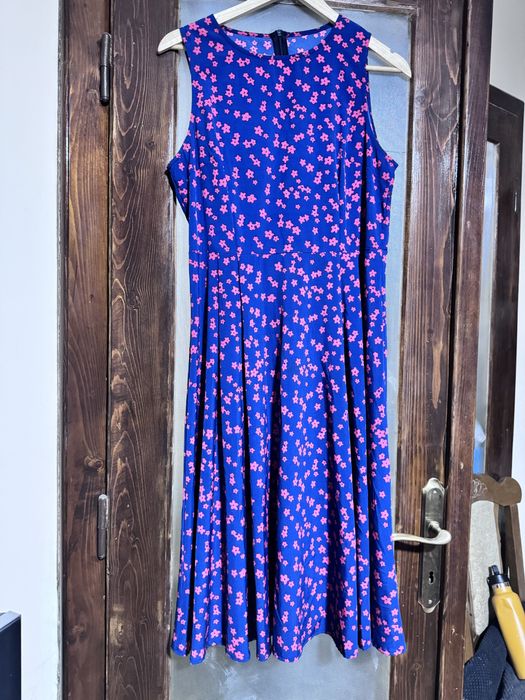 Rochie cu croiala in clos, marime 38-40