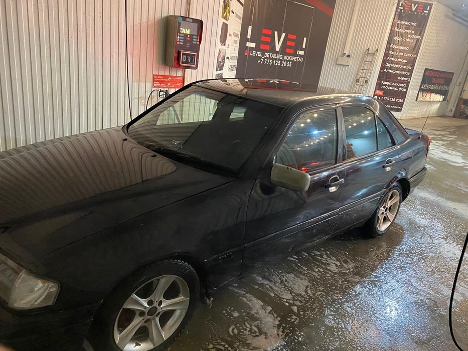 Машина Мерседес  С180