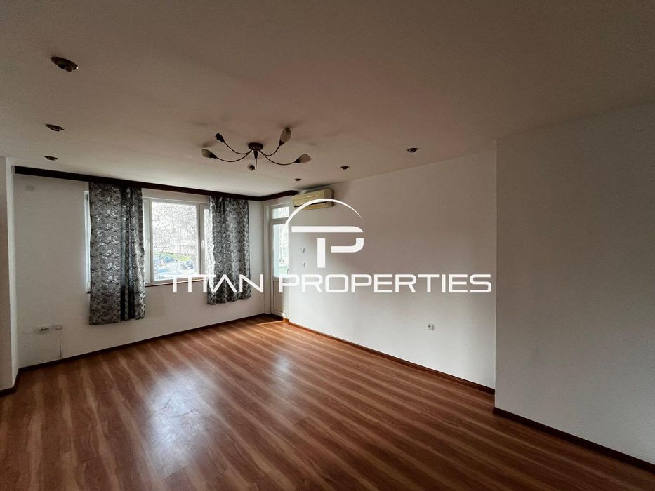 Многостаен апартамент за продажба в кв. Кючук Париж