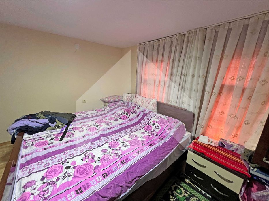 Продава еднофамилна, тухлена къща в с. Струйно (обл. Шумен). ТОП имот!