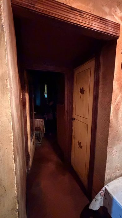 Срочно продаётся Ц-26 Чорсу 3/7/9 балкон 1х7 Шайхантаурский район