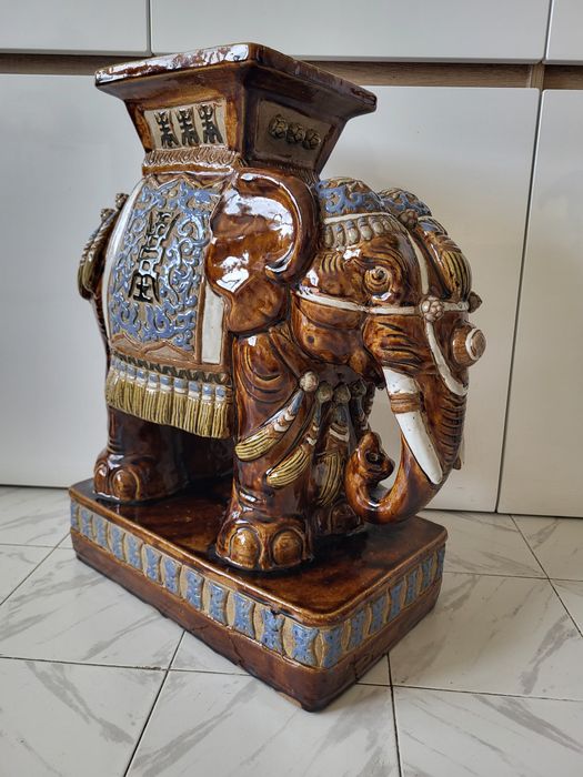 Слон  сувенир от ОАЕ