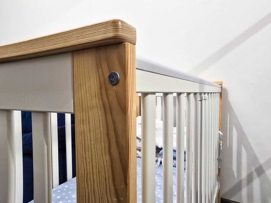 Patut Lemn Cu Sertar Klups Iwo Alb Natur cu saltea - impecabil