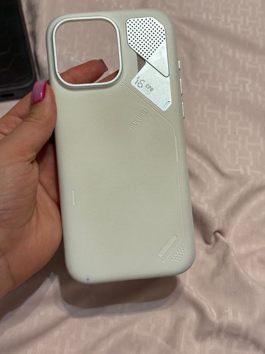 Husa 16 pro max aulumu