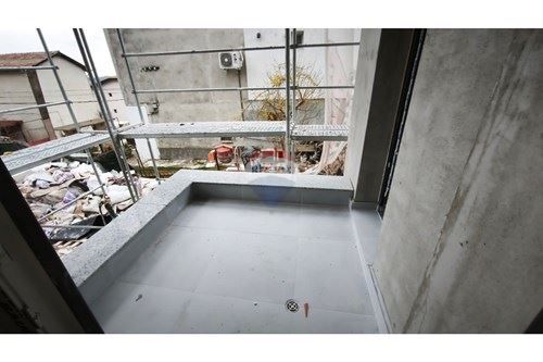 Продава се Тристаен апартамент в Варна, Виница - 105 кв.м за 729 €/кв.м - Снимка #8