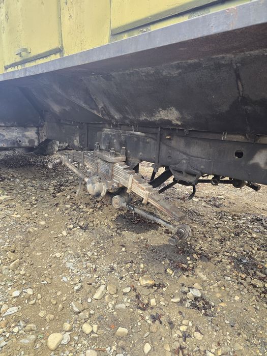 Sasiu port axă balansoar cu arcuri