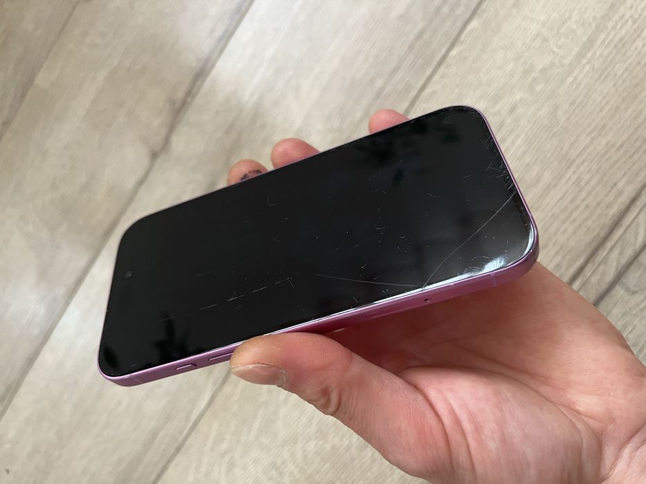 Iphone 16 Pentru Piese Display Baterie Spate Rama