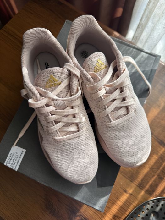 Кросовки adidas женские