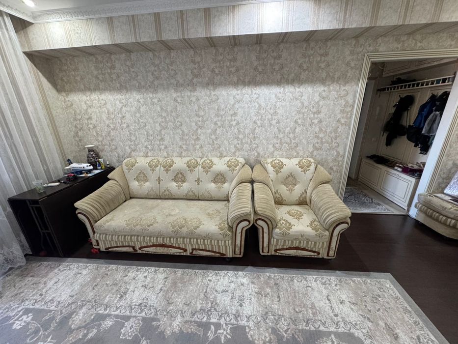 Продам диван 3/1 плюс пуфик