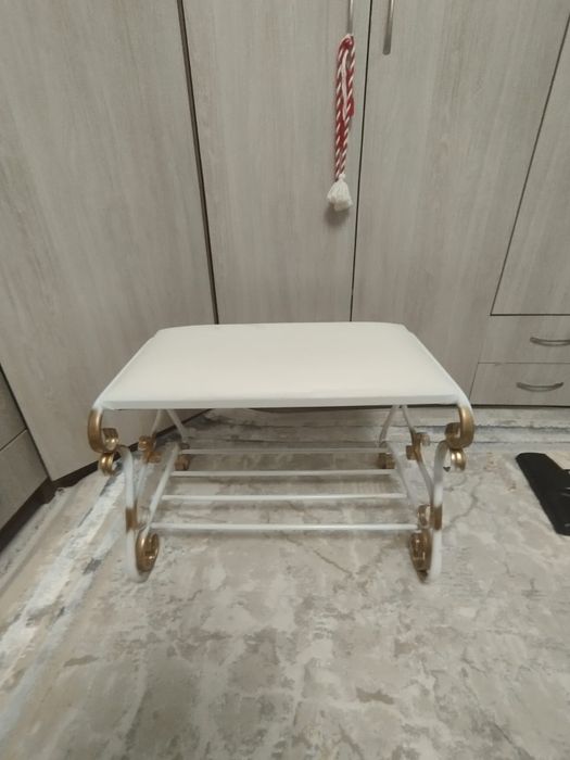 Продаëтся лавочка для прихожей