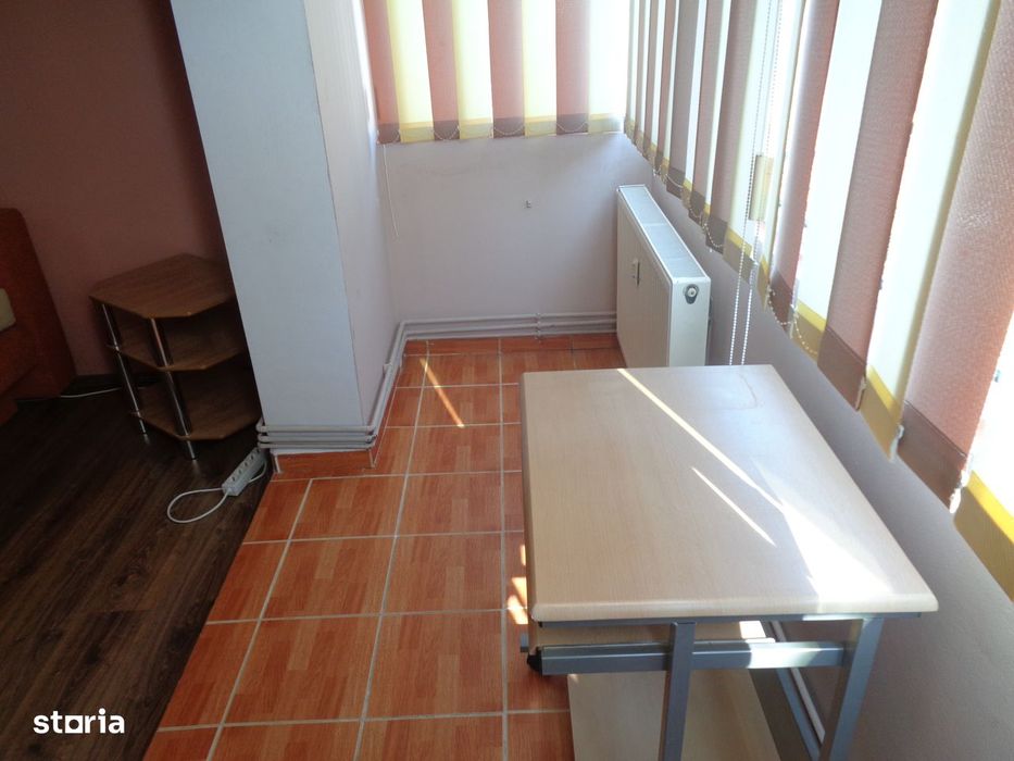 Apartament 2 camere, termoteca, geam la baie, bucatarie spatioasa