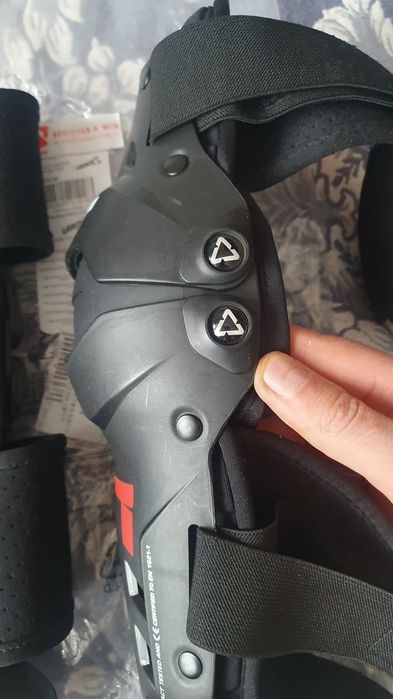 Leatt dual axis  наколенники