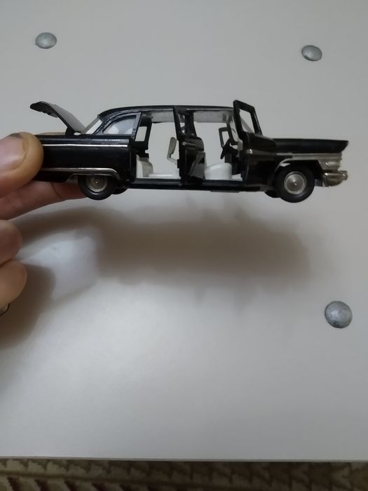 Колекционная,масштабная модель Чайка. Газ-13. СССР.