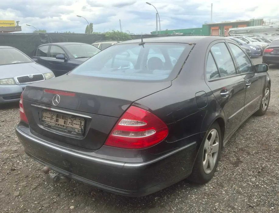 На Части Mercedes-Benz W211 E270cdi 177к.с. 2004г. седан