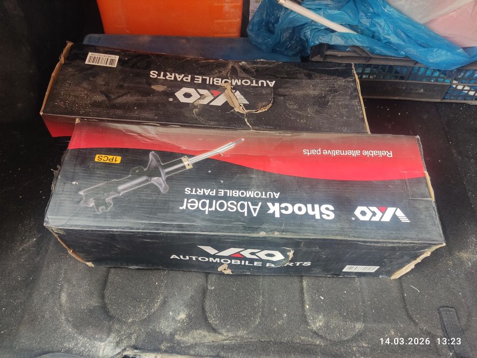 Стойки передние Шкода суперб