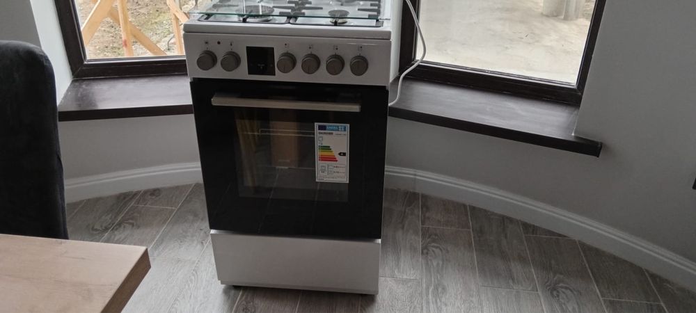 Продам газ плиту