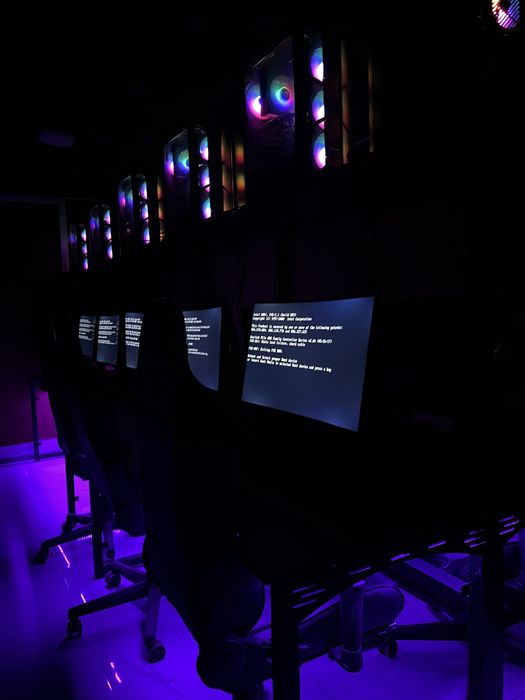 Kamyuter xona sotiladi