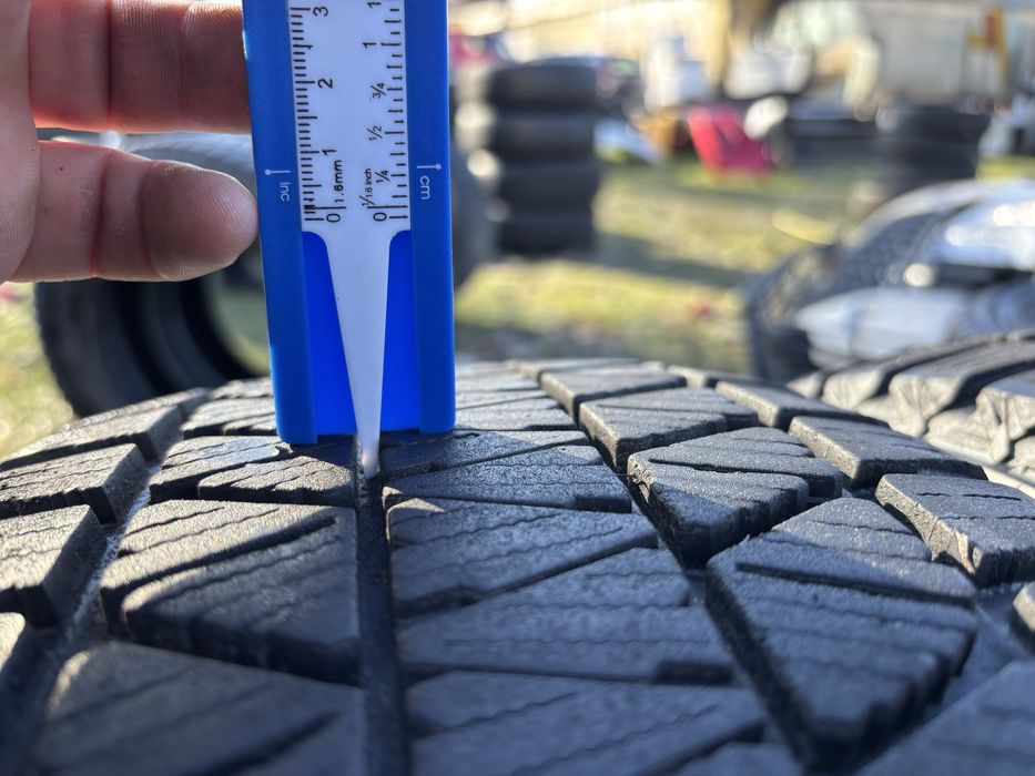 215/60 R17 2бр зимни гуми