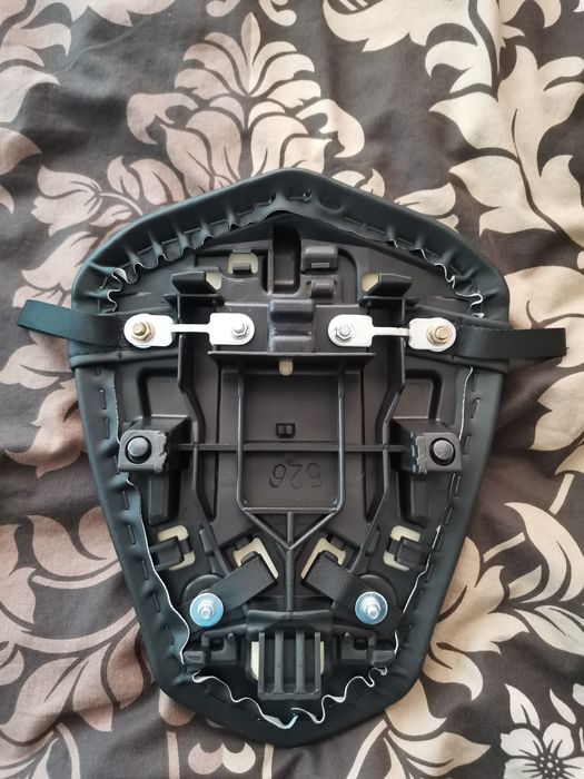 Задна седалка Yamaha R1 09-14 RN22 Big Bang, Ямаха Р1