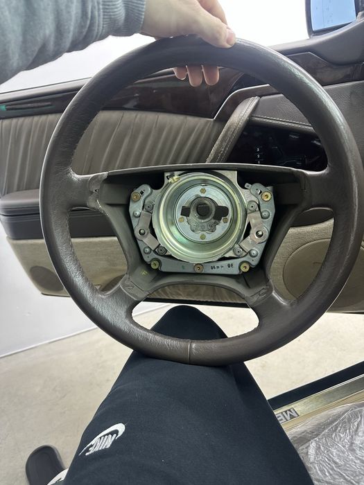 Кожен волан за mercedes w140