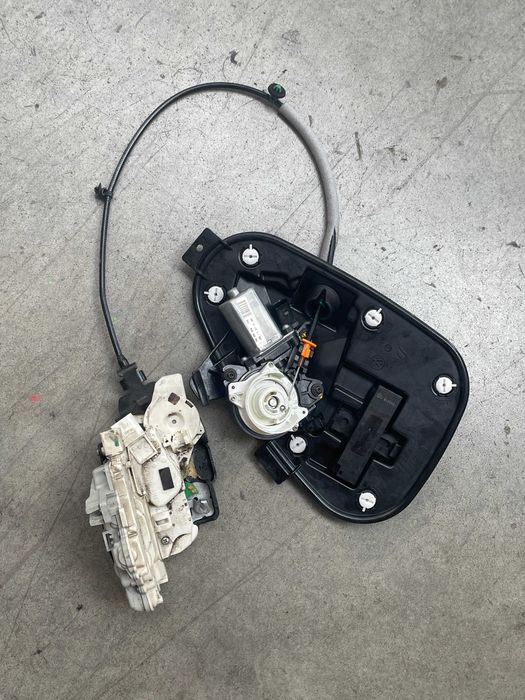 Broasca dreapta spate cu soft close VW Touareg CR7 cod 760839015A