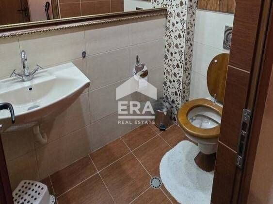 Луксозен тристаен апартамент в кв.Дружба