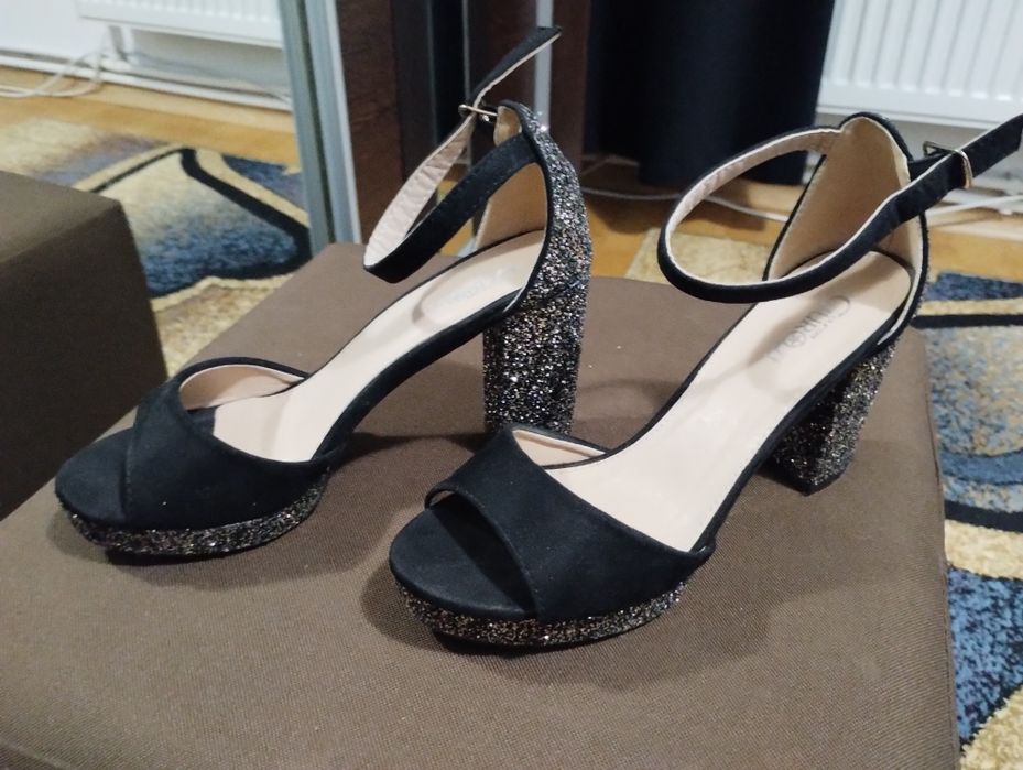 Sandale dama,in stare foarte buna