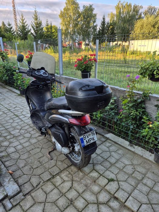 Scuter Piaggio Beverly 250 cc și Piaggio Scarabeo 250 cc