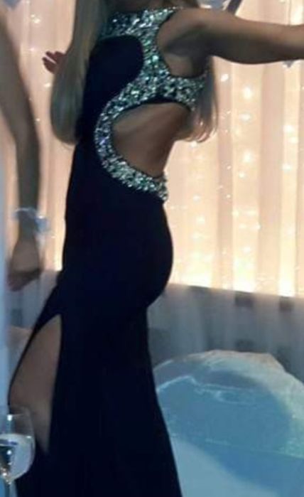 Продавам официални дълги рокли