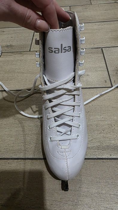 Фигурные коньки 34 и 32 размер