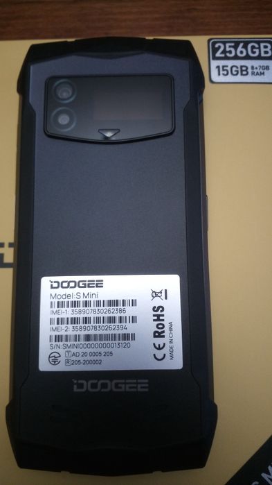 Смартфон "Doogee" S mini