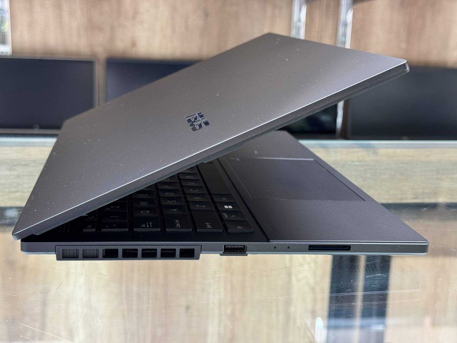 ASUS Vivobook Pro 15 OLED Ultra 7 155H RTX 3050 6Gb ram 8 5600 SSD 1Tb