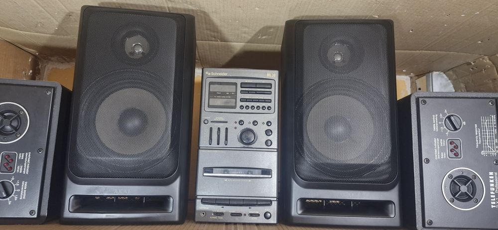 Boxe Akai model SW-M 40