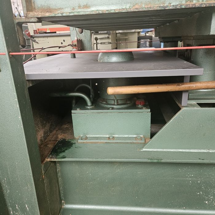 Топла преса с нагреватели 2500мм.х 1300мм.