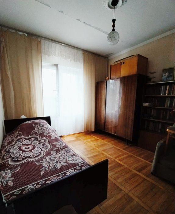 Продаётся четырех комнатная квартира