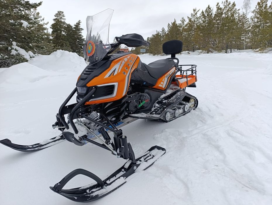 Продам снегоходы 2 шт